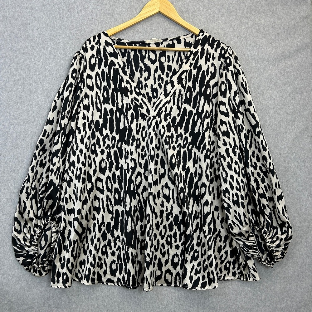 ee:some Sz 2XL Black White Leopard Print Blouse V-Neck Bold Animal Print Office